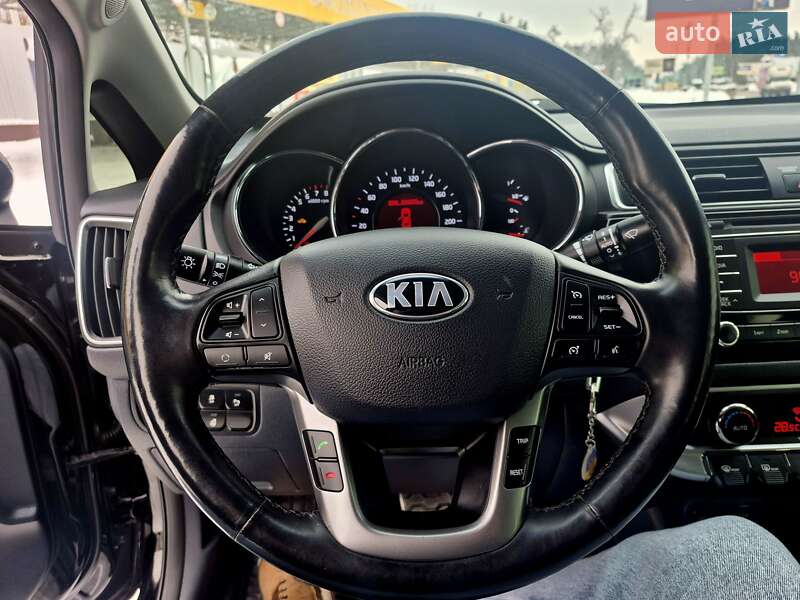 Седан Kia Rio 2015 в Киеве