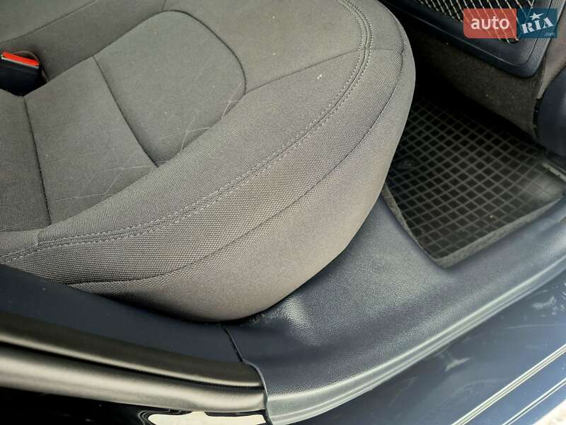 Седан Kia Rio 2015 в Киеве