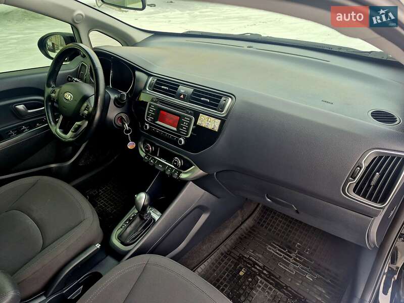 Седан Kia Rio 2015 в Киеве