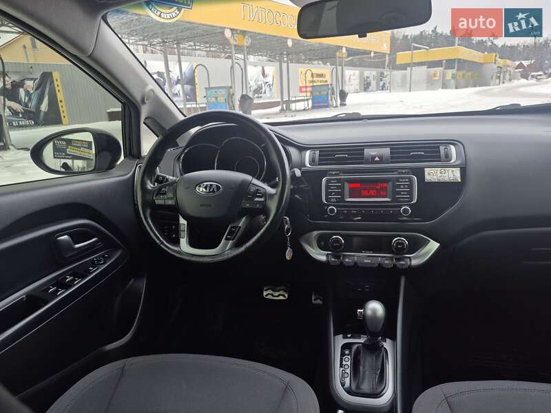 Седан Kia Rio 2015 в Киеве