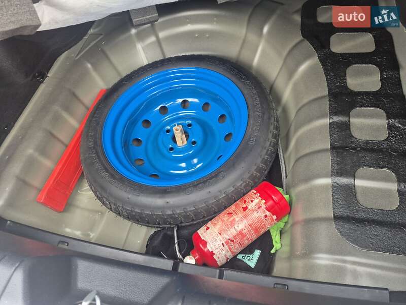 Седан Kia Rio 2015 в Киеве