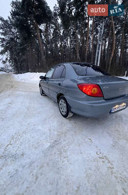 Седан Kia Rio 2002 в Житомире
