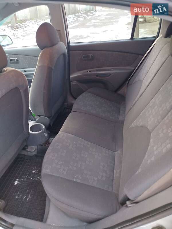 Хэтчбек Kia Rio 2007 в Николаеве