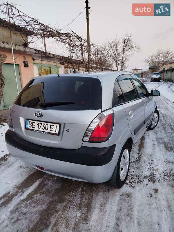 Хэтчбек Kia Rio 2007 в Николаеве