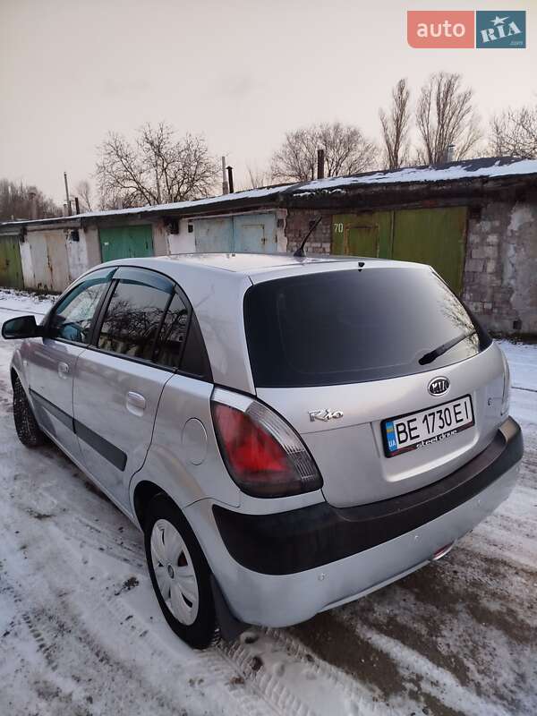 Хэтчбек Kia Rio 2007 в Николаеве