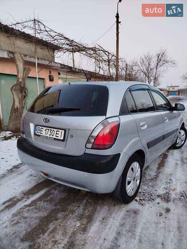 Хэтчбек Kia Rio 2007 в Николаеве