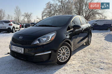 Седан Kia Rio 2016 в Софіївській Борщагівці