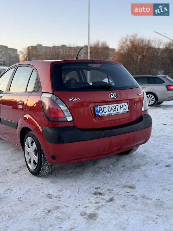 Хэтчбек Kia Rio 2005 в Львове