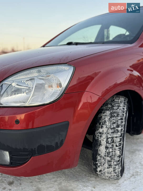 Хэтчбек Kia Rio 2005 в Львове