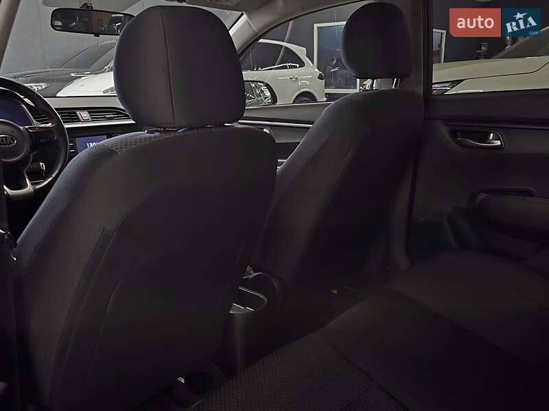 Седан Kia Rio 2021 в Николаеве