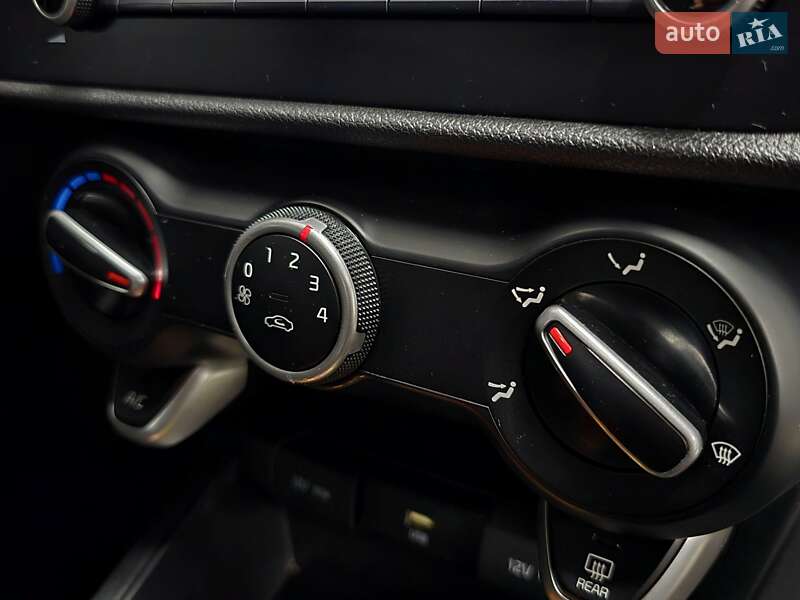 Седан Kia Rio 2021 в Николаеве