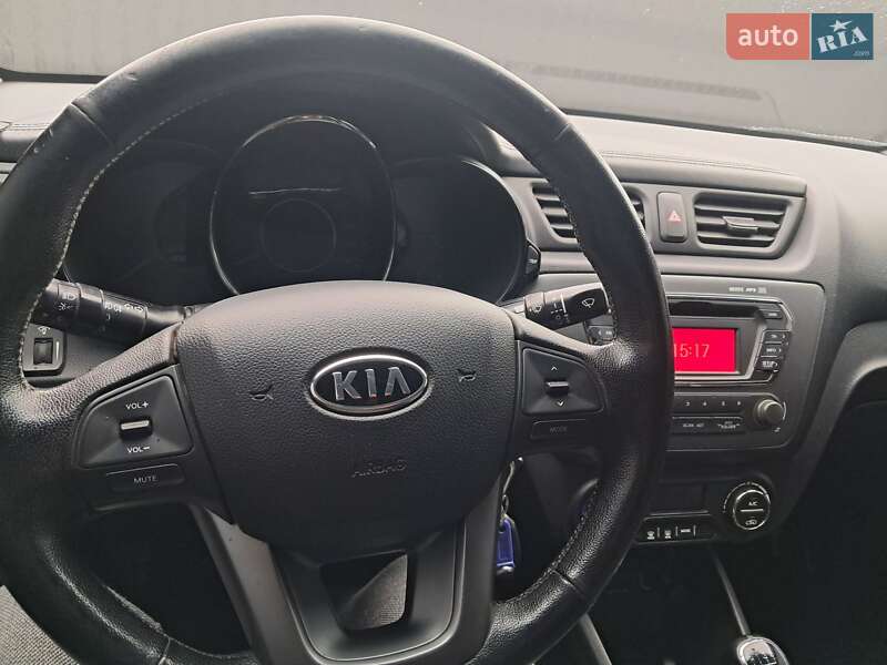 Седан Kia Rio 2012 в Кропивницком