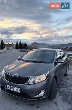 Хетчбек Kia Rio 2012 в Ужгороді