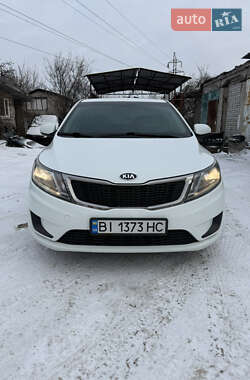 Седан Kia Rio 2013 в Горишних Плавнях