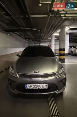 Седан Kia Rio 2018 в Киеве