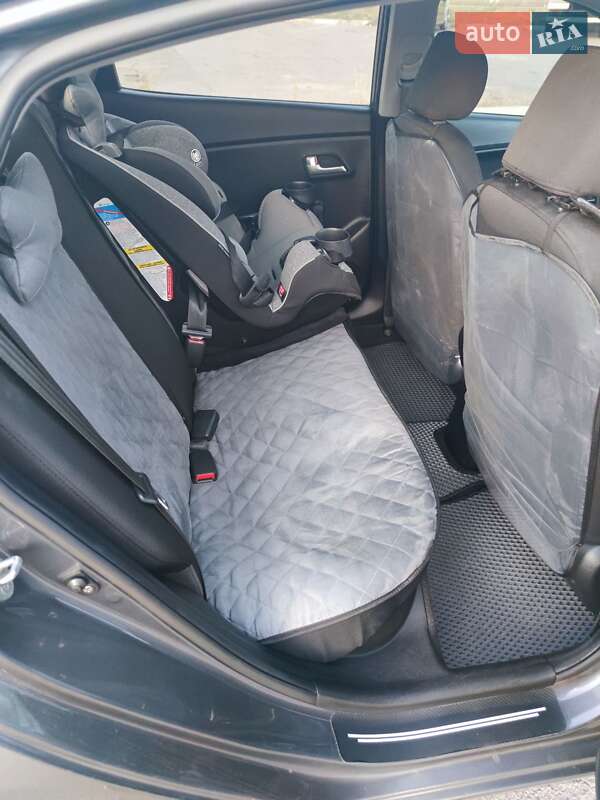 Седан Kia Rio 2012 в Запорожье