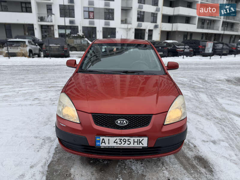 Седан Kia Rio 2005 в Киеве