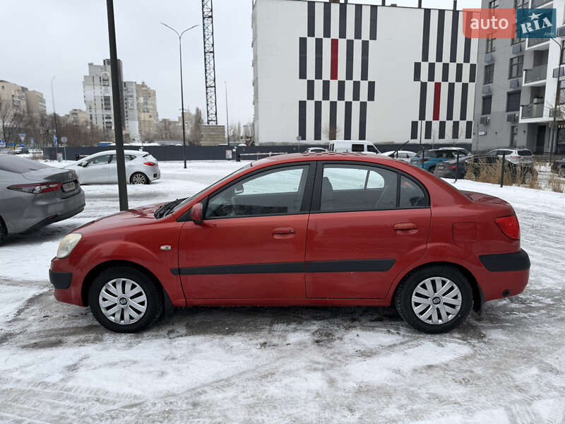 Седан Kia Rio 2005 в Киеве