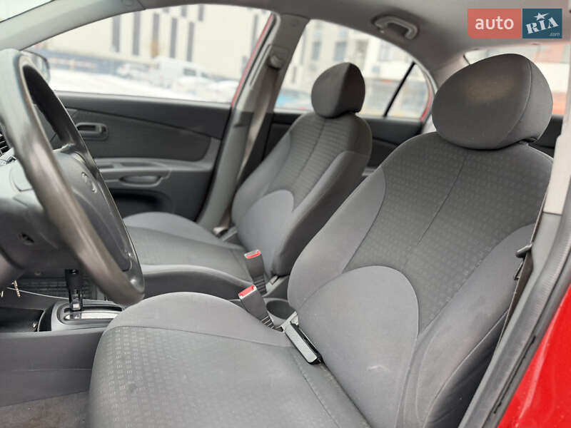 Седан Kia Rio 2005 в Киеве