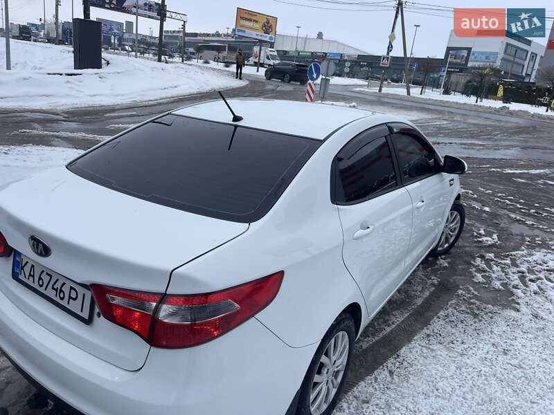 Седан Kia Rio 2013 в Киеве