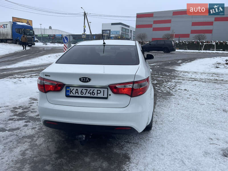 Седан Kia Rio 2013 в Киеве