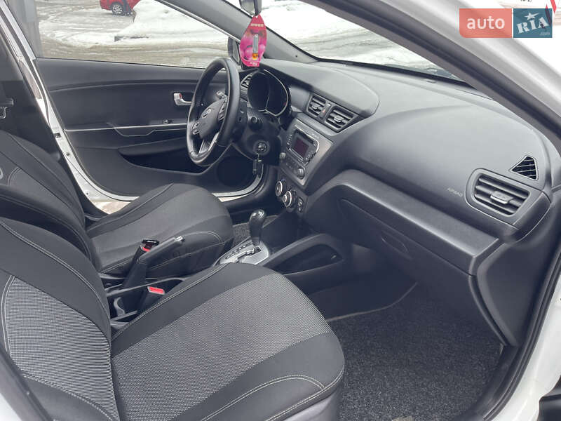 Седан Kia Rio 2013 в Киеве