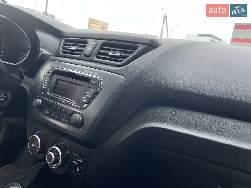 Седан Kia Rio 2013 в Киеве