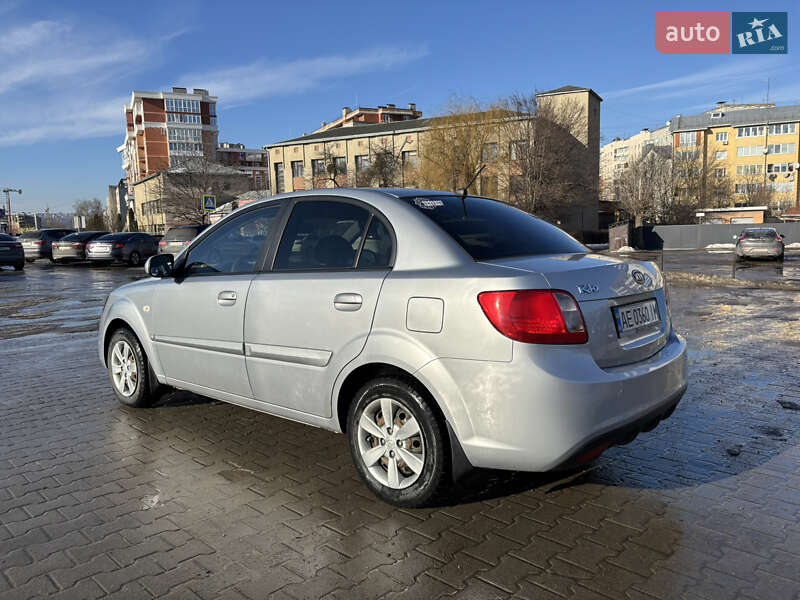 Седан Kia Rio 2011 в Черновцах фото 3 Седан Kia Rio 2011 в Черновцах