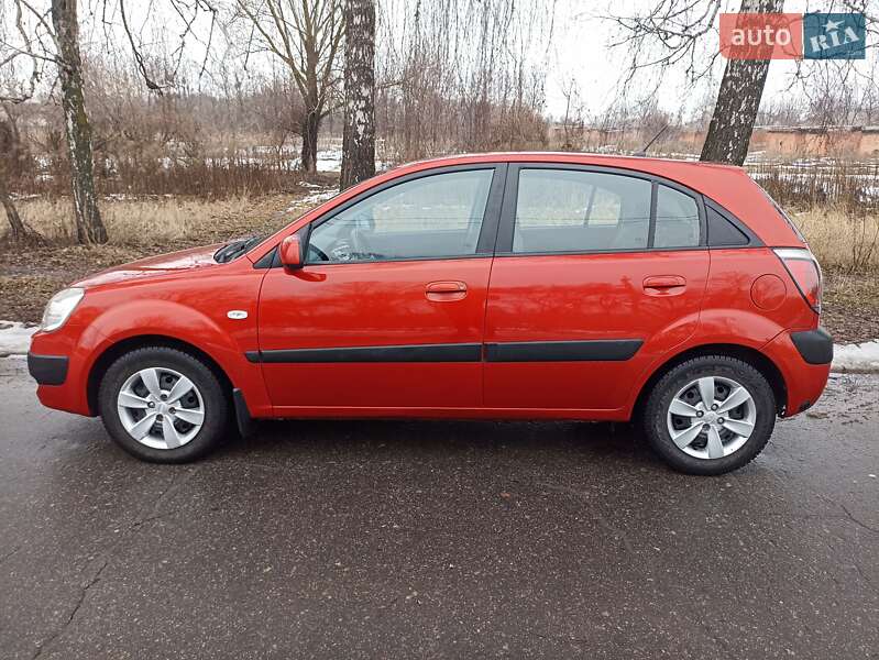 Хэтчбек Kia Rio 2008 в Лубнах