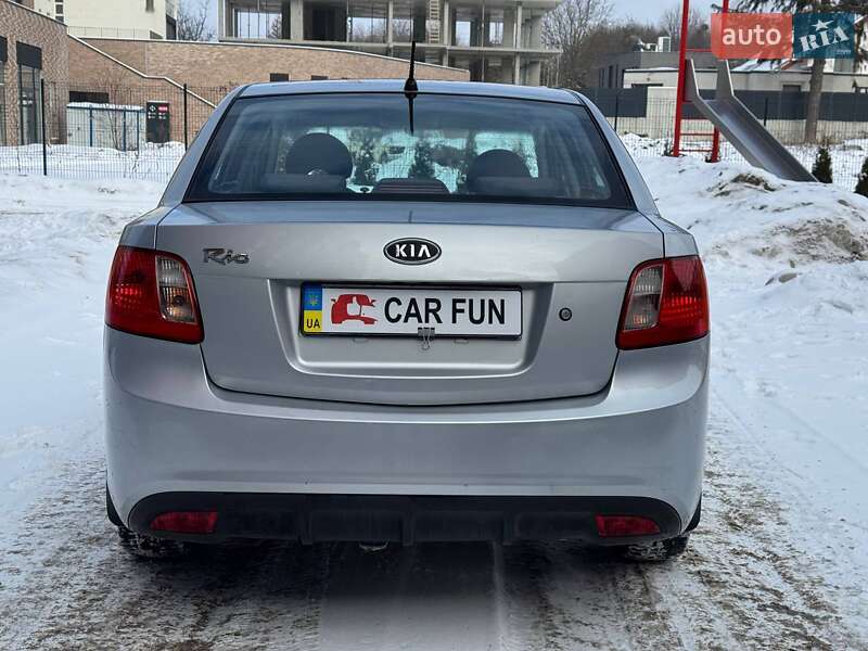 Седан Kia Rio 2011 в Львові