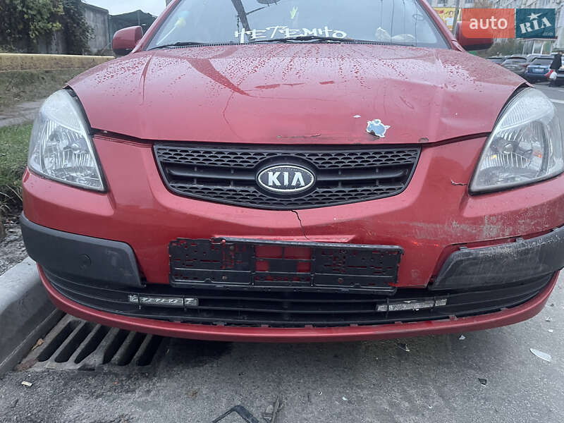 Хэтчбек Kia Rio 2008 в Киеве