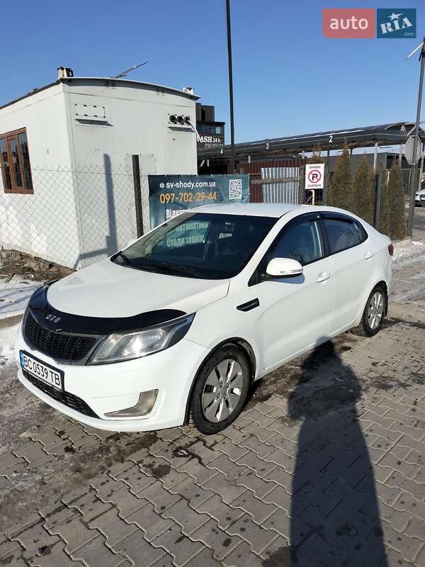 Седан Kia Rio 2013 в Львові