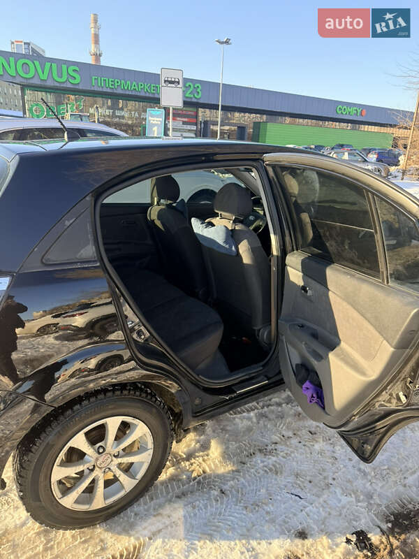 Хэтчбек Kia Rio 2008 в Киеве