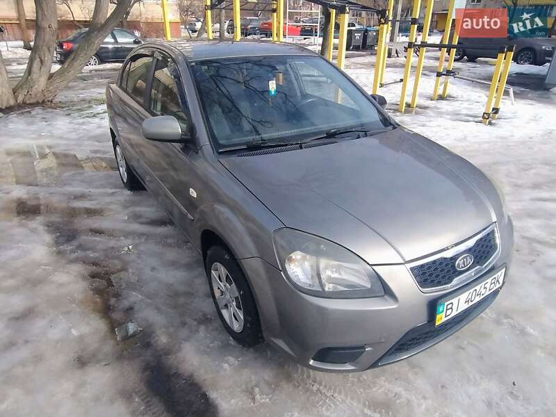 Седан Kia Rio 2011 в Киеве фото 3 Седан Kia Rio 2011 в Киеве