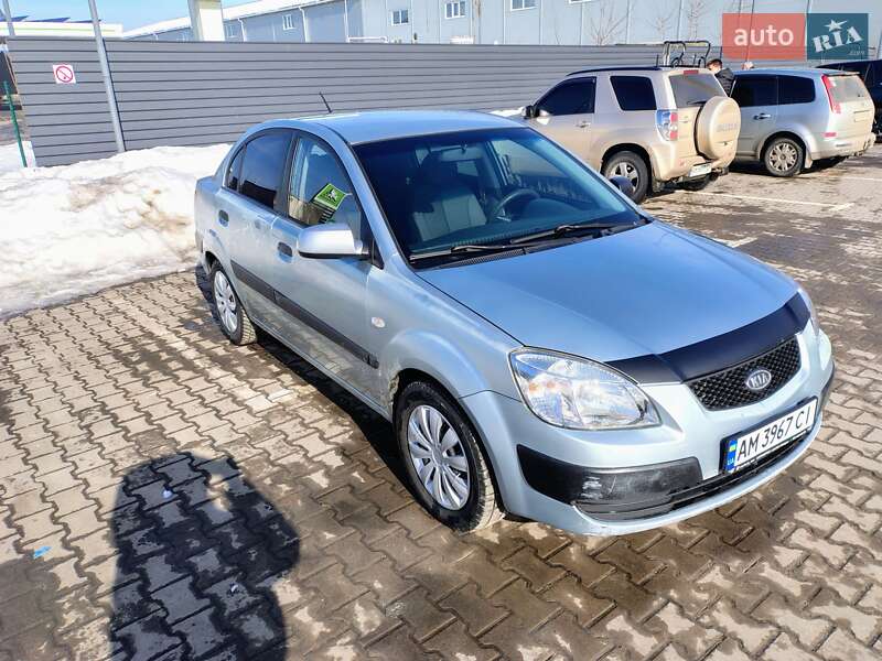 Седан Kia Rio 2007 в Житомире