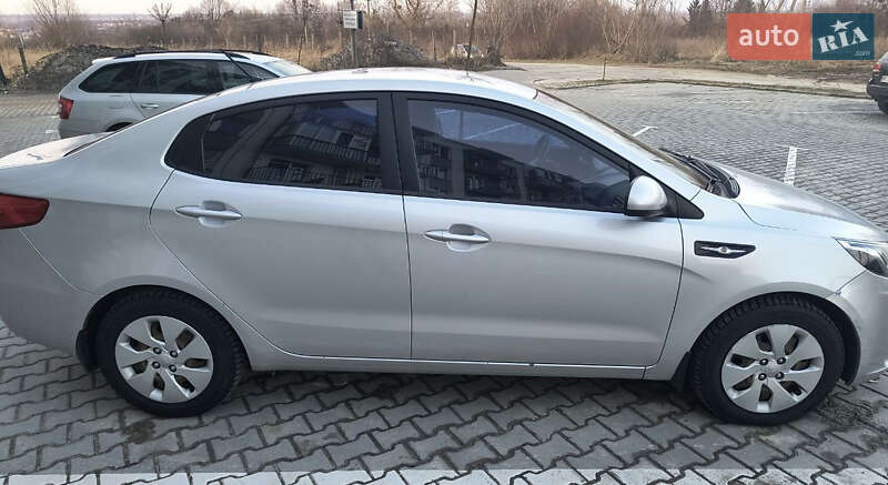 Седан Kia Rio 2012 в Винниках