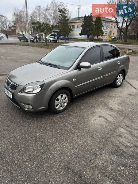 Седан Kia Rio 2011 в Киеве