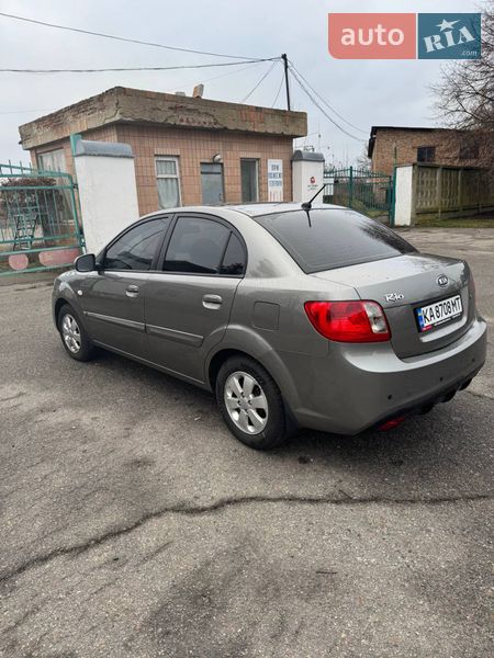 Седан Kia Rio 2011 в Киеве