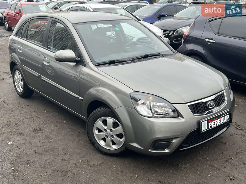 Хетчбек Kia Rio 2010 в Києві
