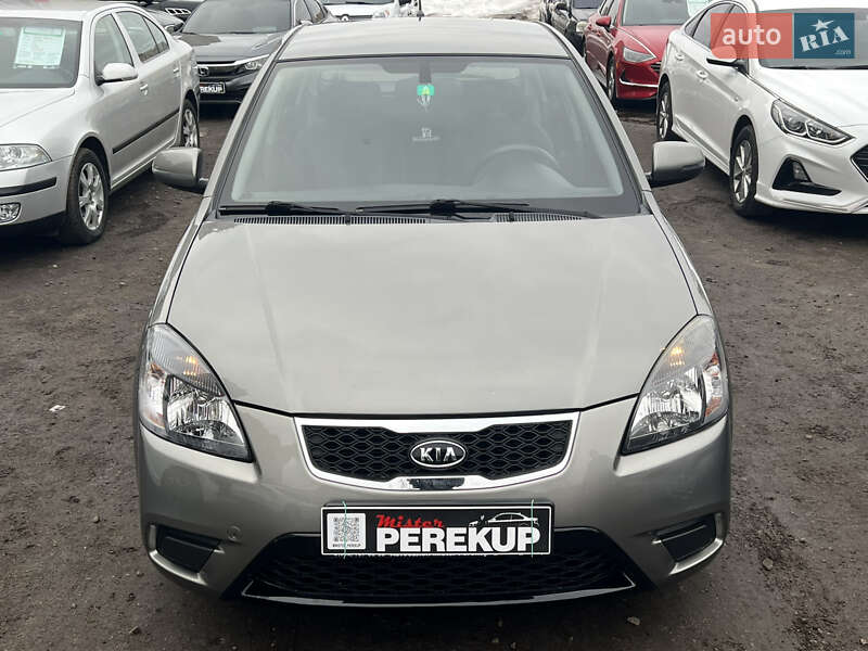 Хетчбек Kia Rio 2010 в Києві