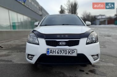 Седан Kia Rio 2010 в Кам'янському