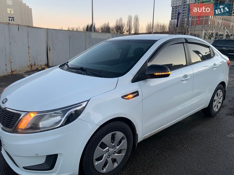 Седан Kia Rio 2013 в Киеве