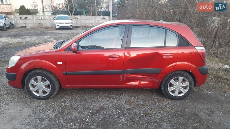 Хэтчбек Kia Rio 2006 в Львове