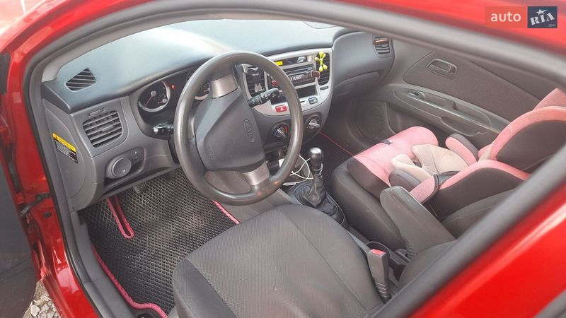 Хэтчбек Kia Rio 2006 в Львове