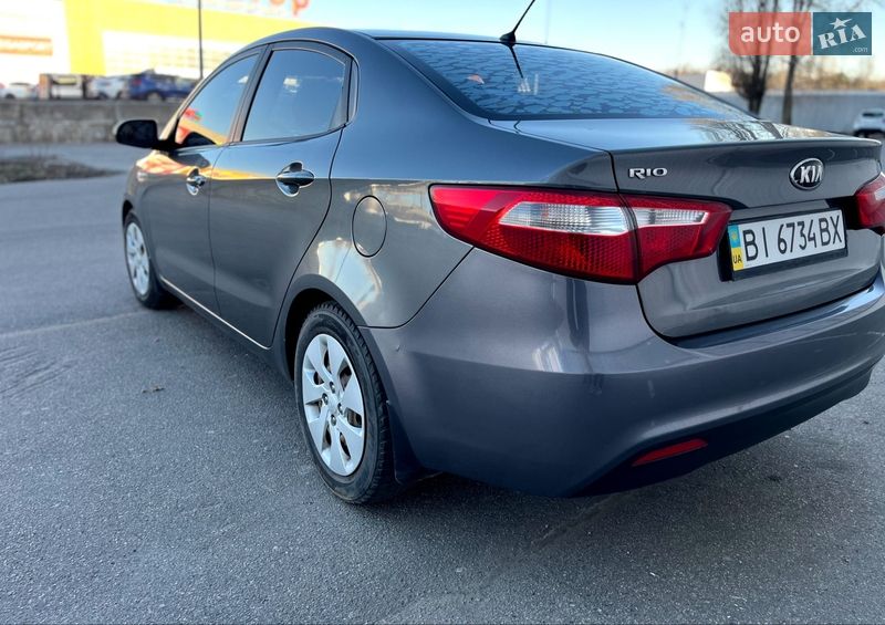 Седан Kia Rio 2013 в Полтаве