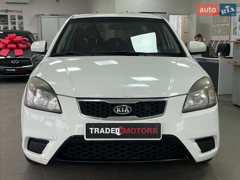 Седан Kia Rio 2010 в Киеве