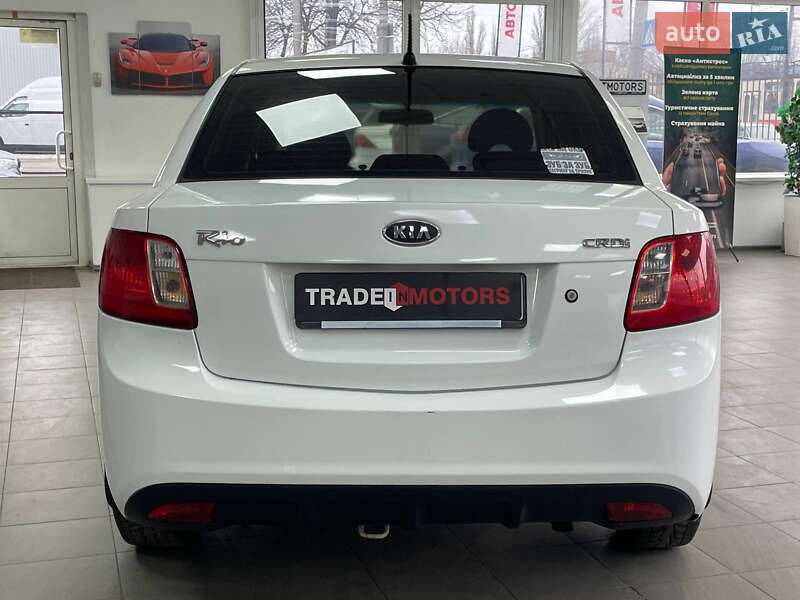 Седан Kia Rio 2010 в Киеве