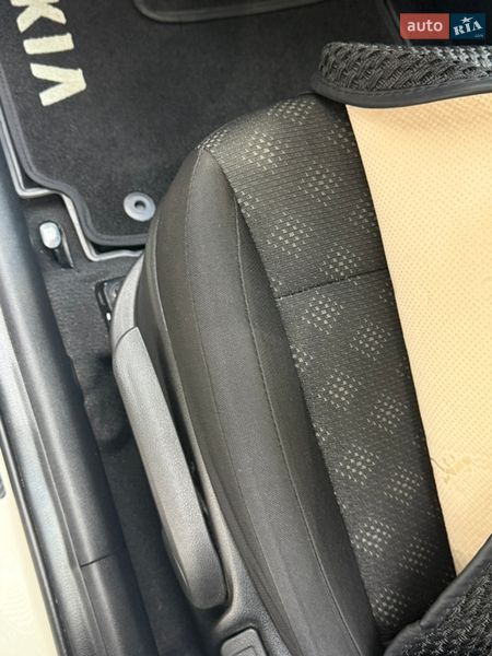 Хэтчбек Kia Rio 2018 в Одессе