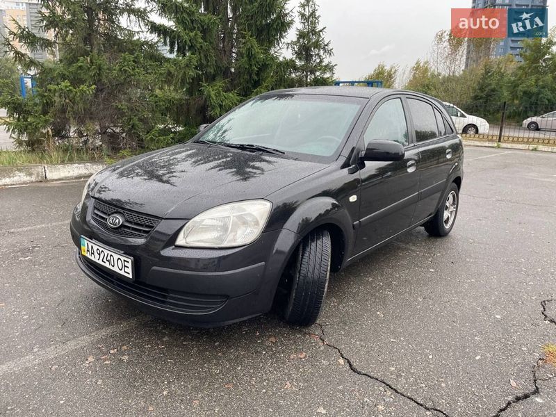 Хэтчбек Kia Rio 2005 в Киеве