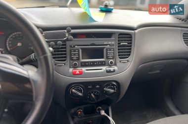 Седан Kia Rio 2010 в Вишневом